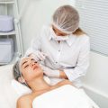 日本における美容医療の歴史と進化：若者に人気のプチ整形の誕生背景