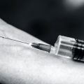 脂肪溶解注射の痛みやダウンタイムについての最新情報