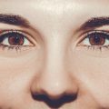目元若返り手術後のメイク・スキンケアのポイントと専門家アドバイス