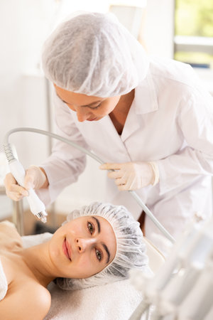 思春期ニキビと大人ニキビの違いと有効な美容皮膚科治療